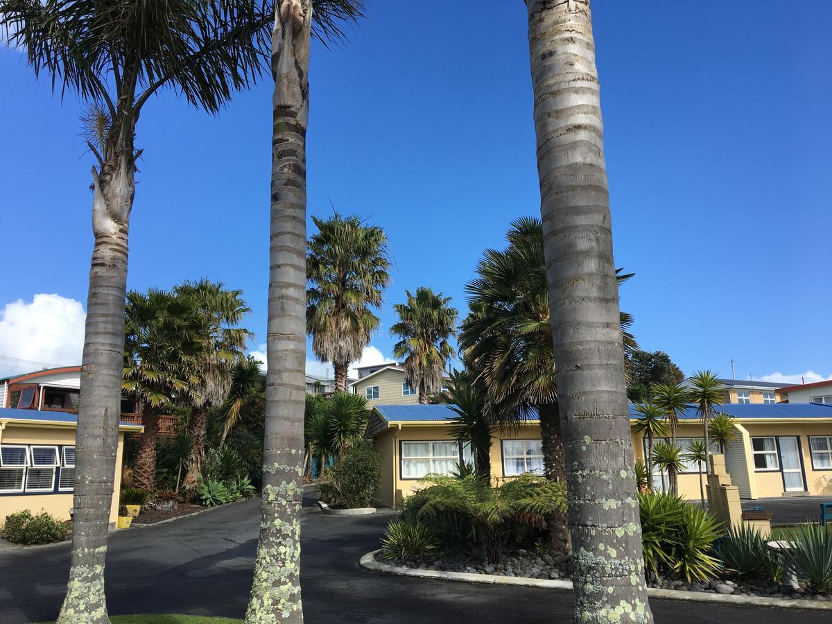 Raglan Palm Beach Motel מראה חיצוני תמונה