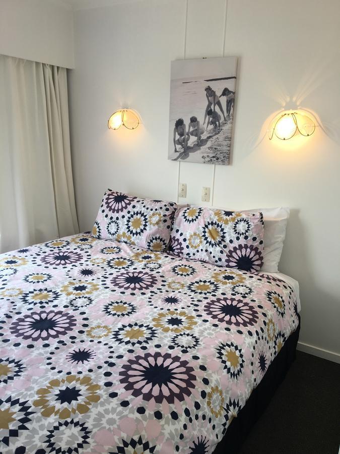 Raglan Palm Beach Motel מראה חיצוני תמונה