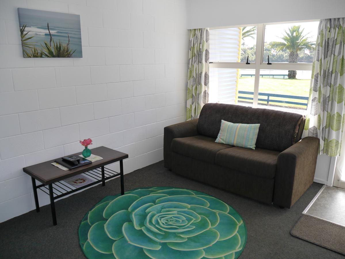 Raglan Palm Beach Motel מראה חיצוני תמונה