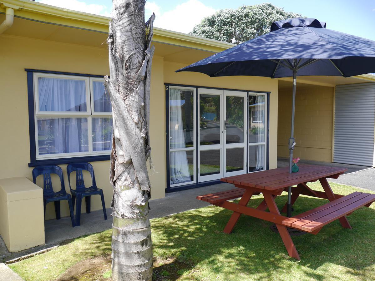 Raglan Palm Beach Motel מראה חיצוני תמונה