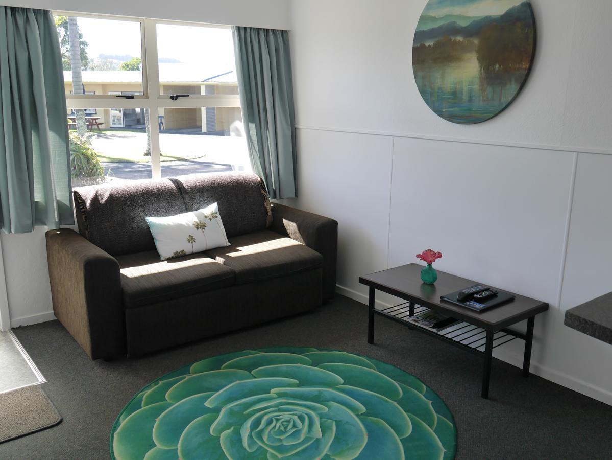 Raglan Palm Beach Motel מראה חיצוני תמונה