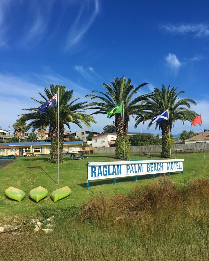 Raglan Palm Beach Motel מראה חיצוני תמונה