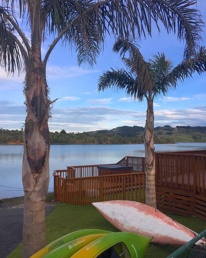 Raglan Palm Beach Motel מראה חיצוני תמונה