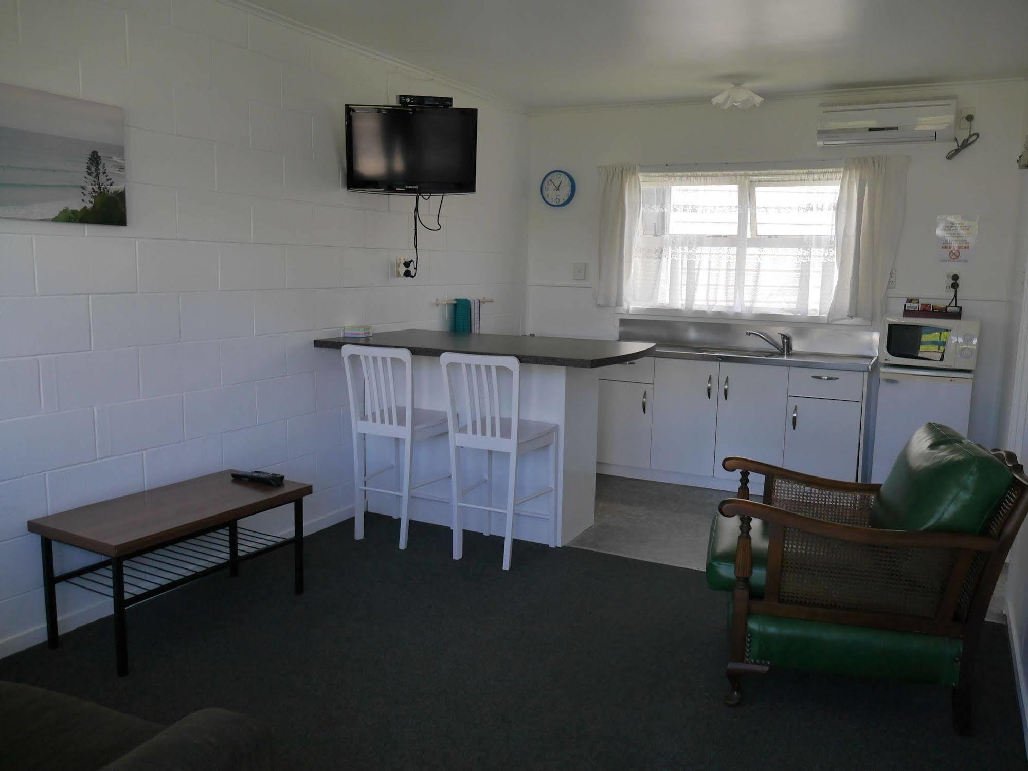 Raglan Palm Beach Motel מראה חיצוני תמונה