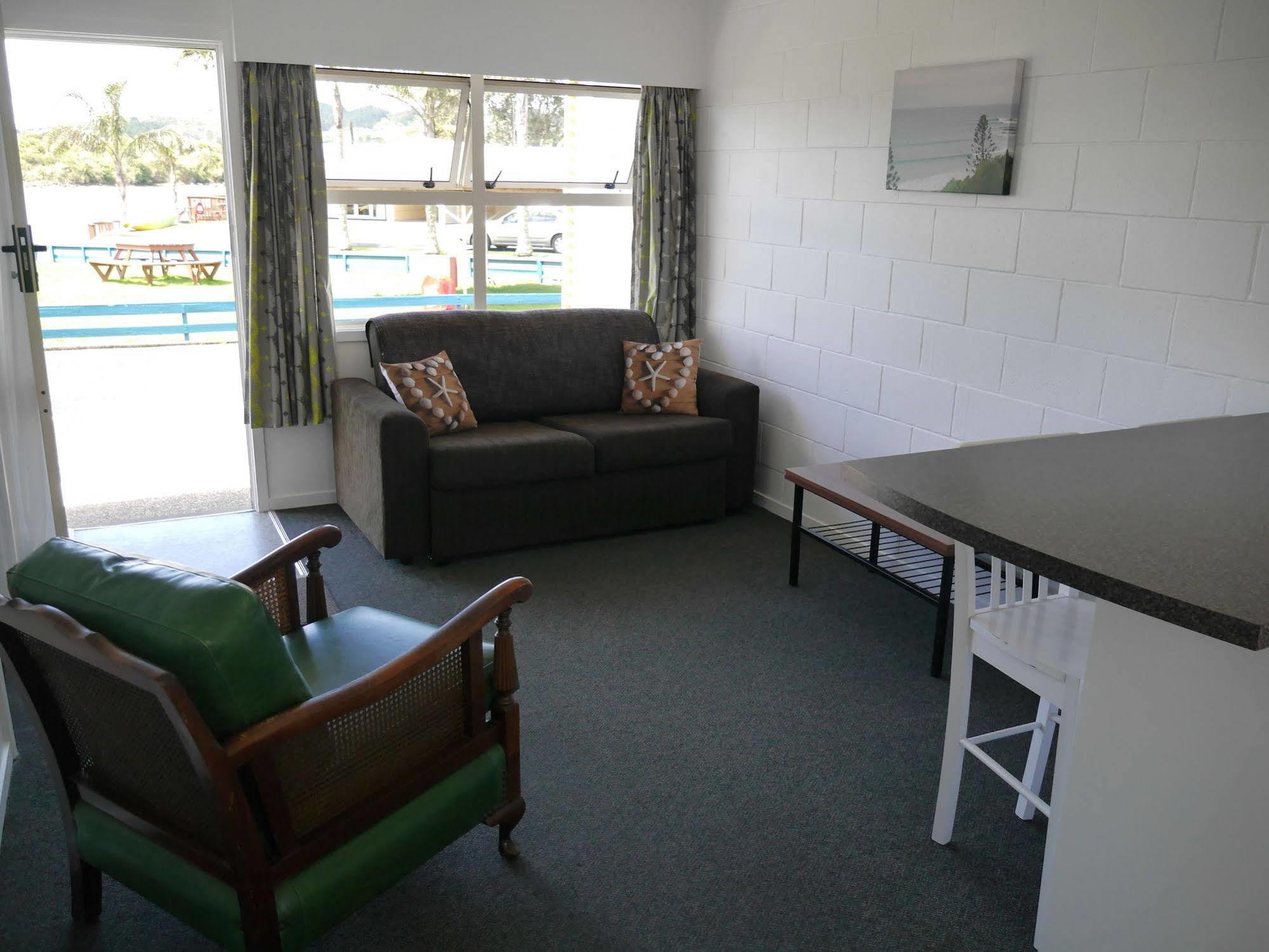 Raglan Palm Beach Motel מראה חיצוני תמונה