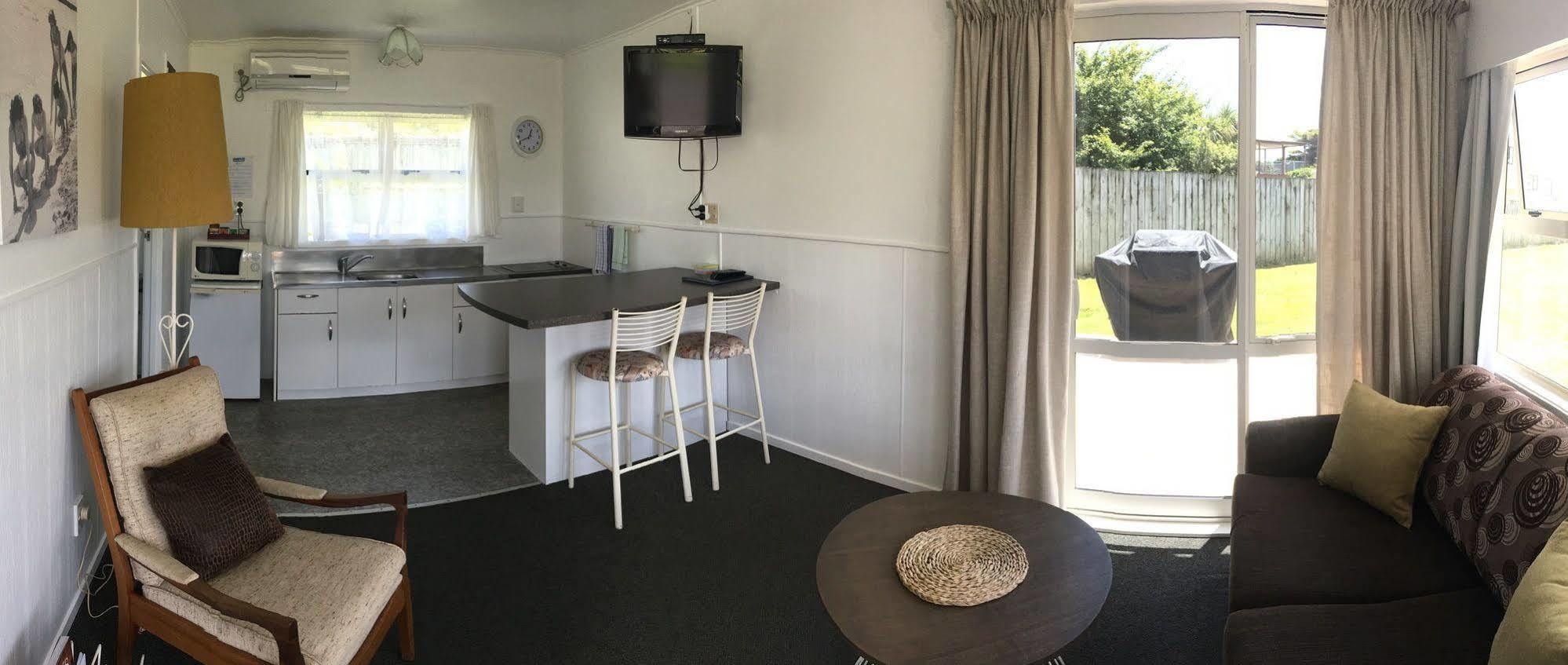 Raglan Palm Beach Motel מראה חיצוני תמונה