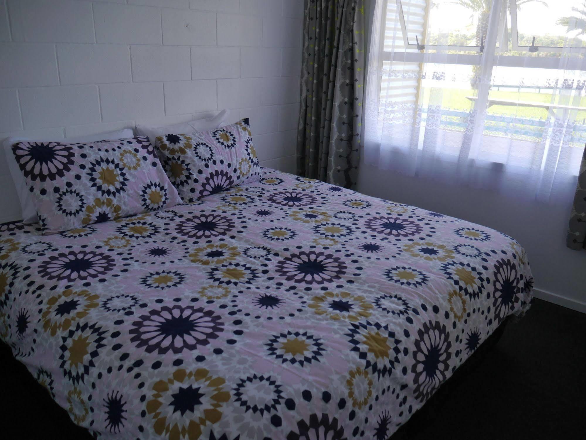 Raglan Palm Beach Motel מראה חיצוני תמונה