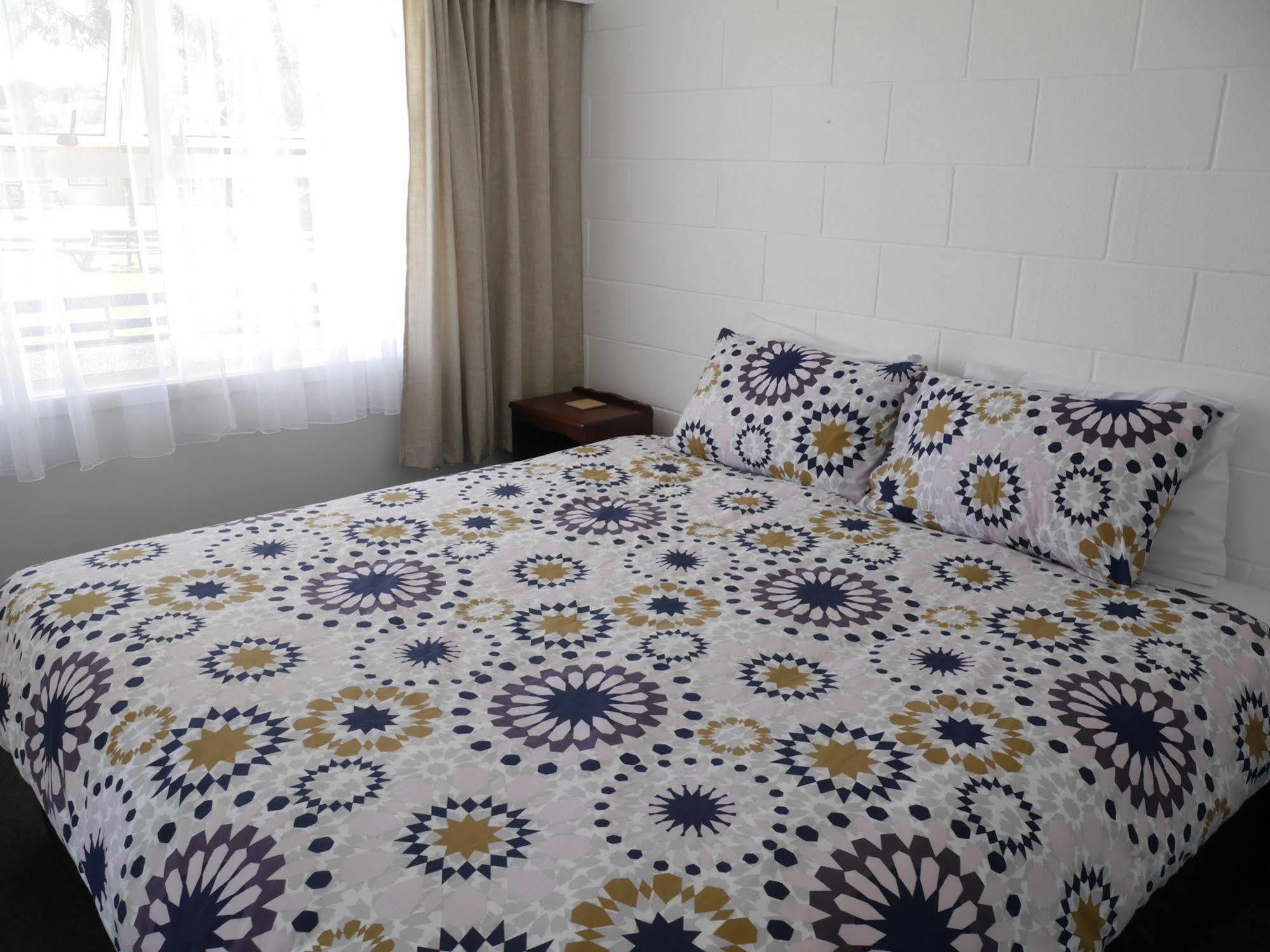 Raglan Palm Beach Motel מראה חיצוני תמונה