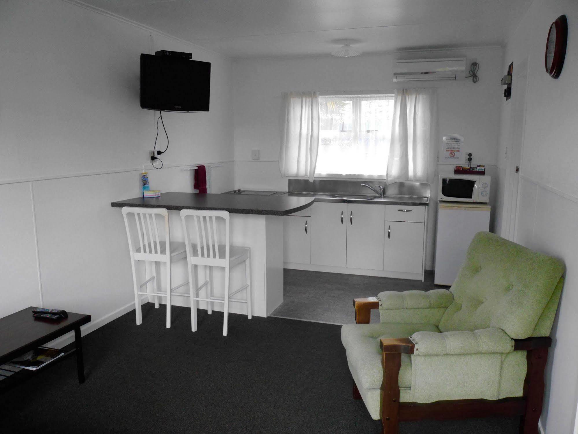 Raglan Palm Beach Motel מראה חיצוני תמונה